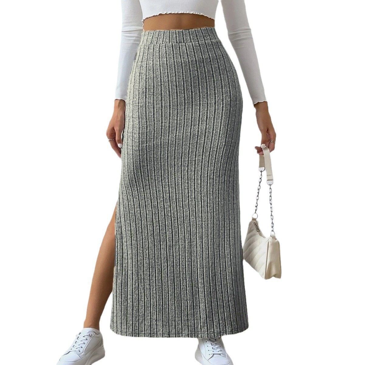 High-waisted fitted knit skirt with side slits 25 02